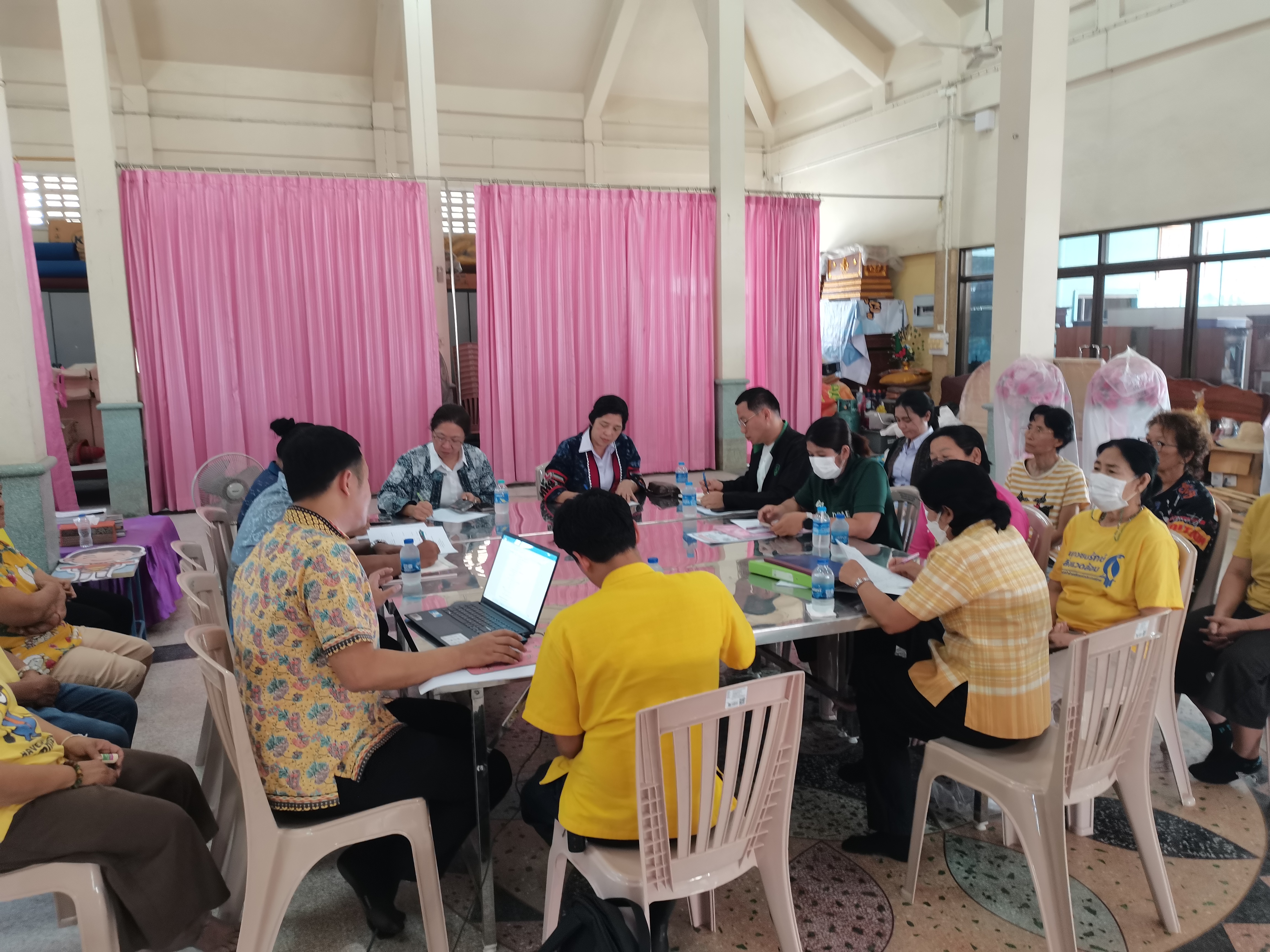 นนทบุรี หารือเตรียมความพร้อมยกระดับศูนย์ทอผ้าจังหวัดนนทบุรี วัดโคนอนมหาสวัสดิ์ อำเภอบางกรวย จังหวัดนนทบุรี