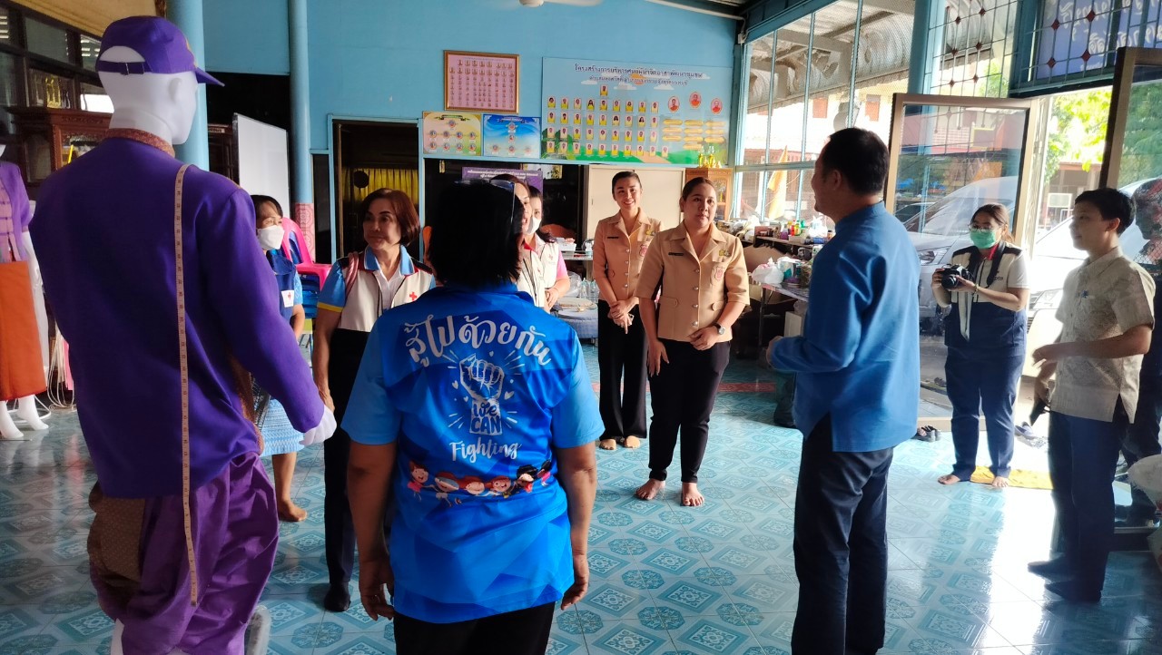 ชมรมแม่บ้านมหาดไทยจังหวัดนนทบุรี ร่วมกับชมรมแม่บ้านตำรวจภูธรจังหวัดนนทบุรี ขับเคลื่อนผ้าลายอัตลักษณ์จังหวัดนนทบุรี
