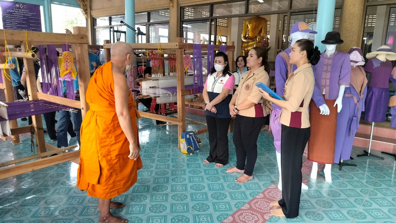 ชมรมแม่บ้านมหาดไทยจังหวัดนนทบุรี ร่วมกับชมรมแม่บ้านตำรวจภูธรจังหวัดนนทบุรี ขับเคลื่อนผ้าลายอัตลักษณ์จังหวัดนนทบุรี