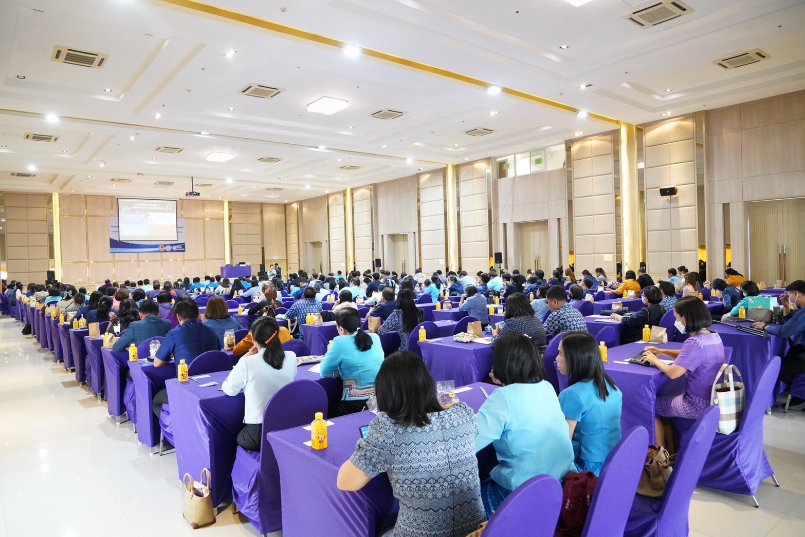 พช.นนท์ เปิดบ้านต้อนรับ ประชุมเขตตรวจภาคกลาง ปลื้ม! อธิบดี พช. มอบนโยบายและสร้างขวัญกำลังใจ