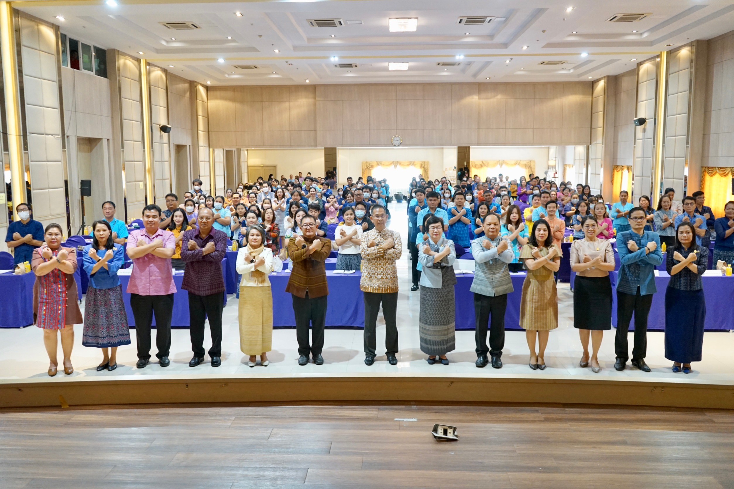 พช.นนท์ เปิดบ้านต้อนรับ ประชุมเขตตรวจภาคกลาง ปลื้ม! อธิบดี พช. มอบนโยบายและสร้างขวัญกำลังใจ