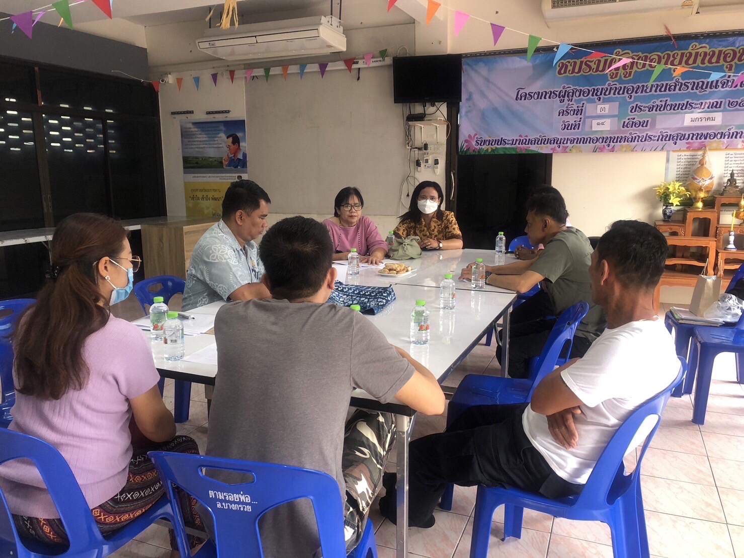 ลงพื้นที่ติดตามการดำเนินงานคณะกรรมการโครงการแก้ไขปัญหาความยากจน (กข.คจ) อำเภอบางกรวย