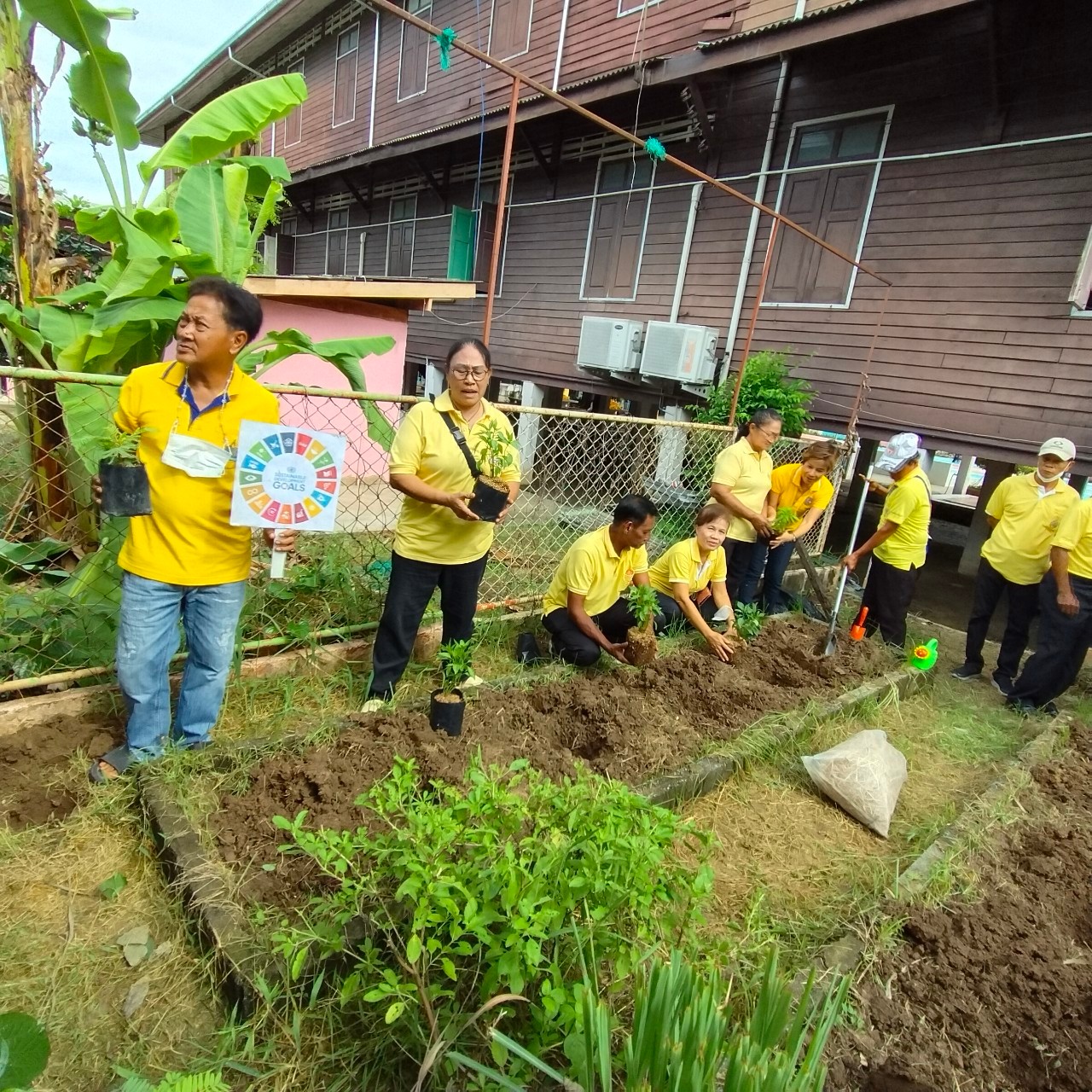 พช.ปากเกร็ด ผนึกกำลังผู้นำชุมชนเสริมสร้างทักษะเยาวชนไทยสร้างอาหารเป็น