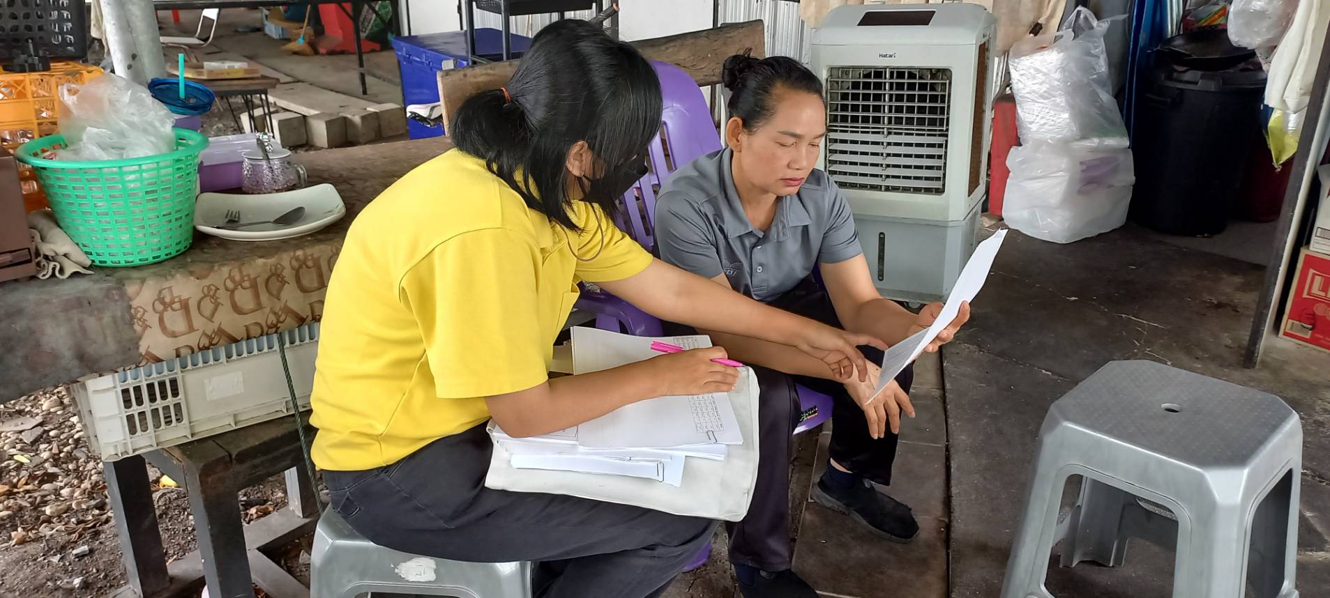 พช.ปากเกร็ด ลงพื้นที่ตรวจเยี่ยมสมาชิกกองทุนพัฒนาบทบาทสตรี