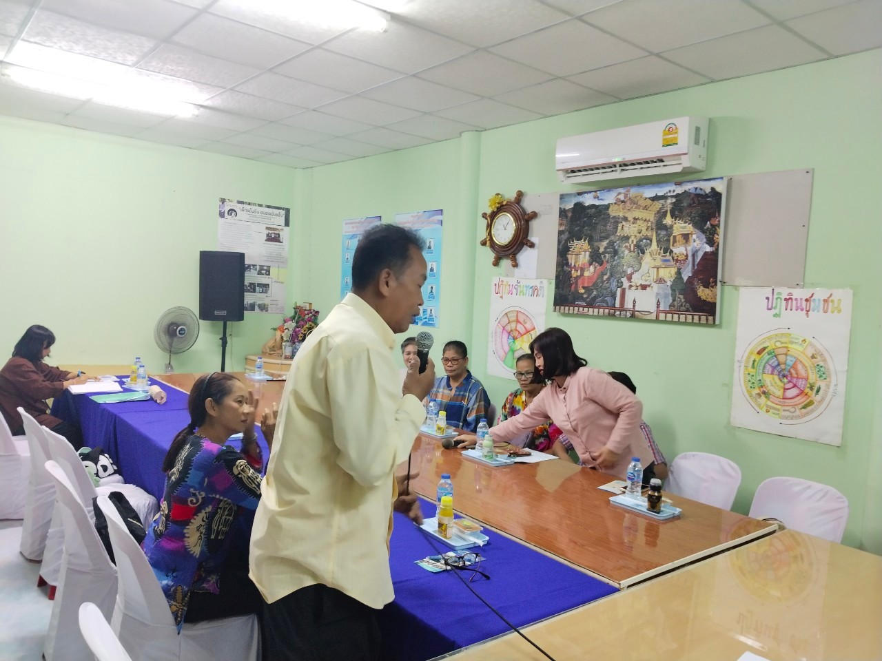 พช.ปากเกร็ดศึกษาดูงานศูนย์จัดการกองทุนชุมชนบ้านดงตากิต และบ้านหนองประดู่ จ.เพชรบุรี