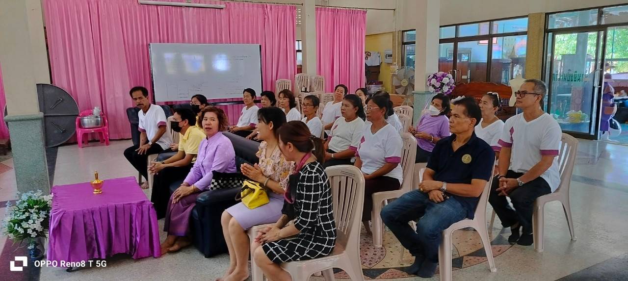 🎂🎊🎊พช.บางกรวย ร่วมทำบุญถวายภัตตาหารเนื่องในโอกาสครบรอบ 1 ปี การก่อตั้งศูนย์ทอผ้าจังหวัดนนทบุรี