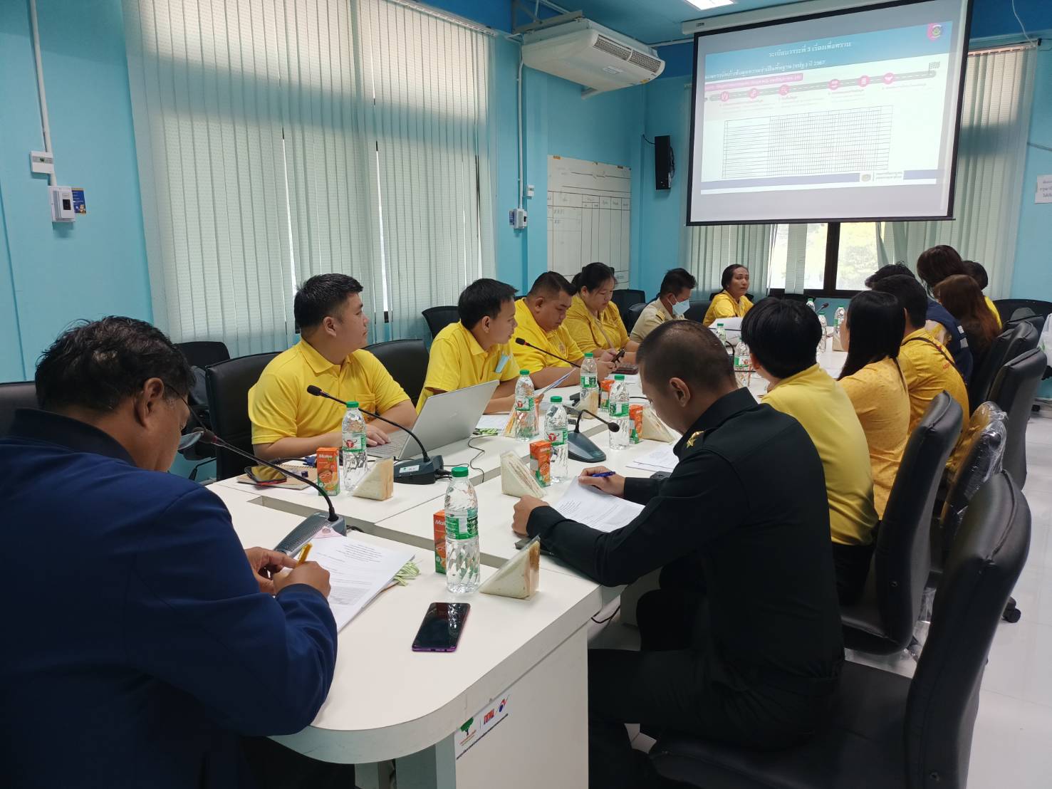 📌📑🎖️พช.บางกรวยดำเนินประชุมการนำเสนอผลการจัดเก็บและรับรองคุณภาพการจัดเก็บข้อมูลความจำเป็นพื้นฐาน (จปฐ.) ระดับอำเภอ ประจำปี 2567