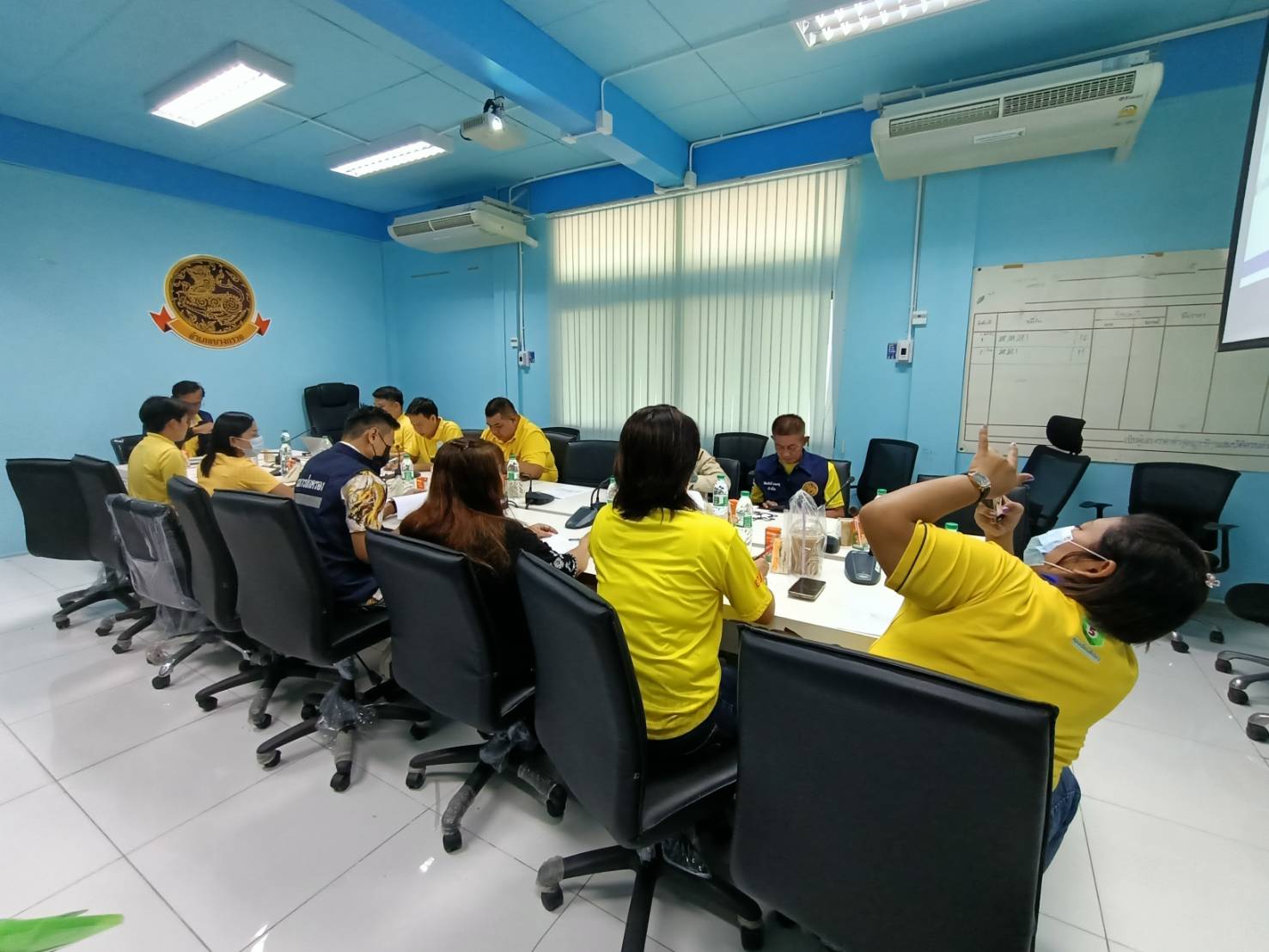 📌📑🎖️พช.บางกรวยดำเนินประชุมการนำเสนอผลการจัดเก็บและรับรองคุณภาพการจัดเก็บข้อมูลความจำเป็นพื้นฐาน (จปฐ.) ระดับอำเภอ ประจำปี 2567