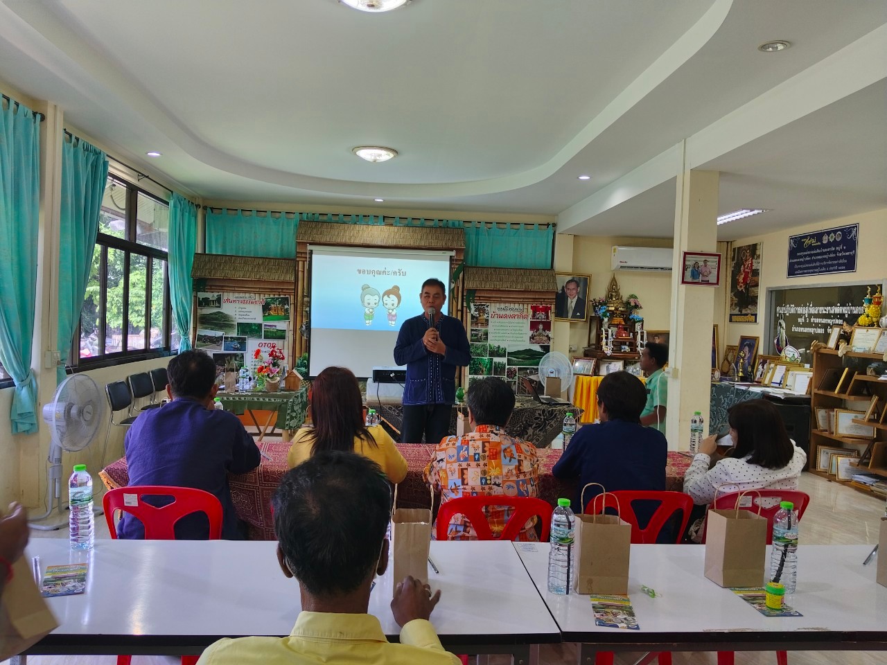 พช.ปากเกร็ดศึกษาดูงานศูนย์จัดการกองทุนชุมชนบ้านดงตากิต และบ้านหนองประดู่ จ.เพชรบุรี