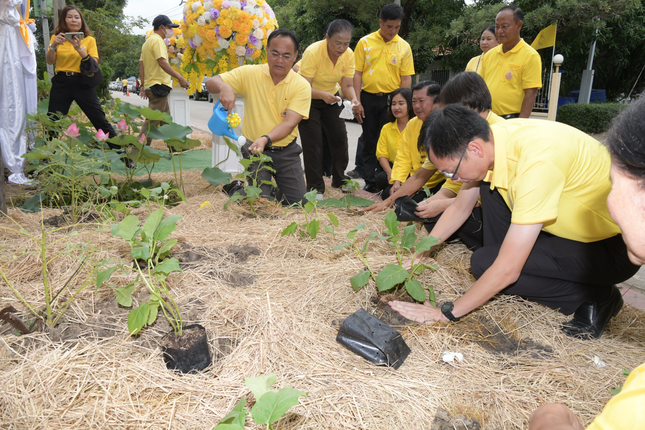 จังหวัดนนทบุรี (Kick off) โครงการ โคก หนอง นา อารยเกษตร เฉลิมพระเกียรติพระบาทสมเด็จพระเจ้าอยู่หัวเนื่องในโอกาสพระราชพิธีมหามงคลเฉลิมพระชนมพรรษา 6 รอบ 28 กรกฎาคม 2567