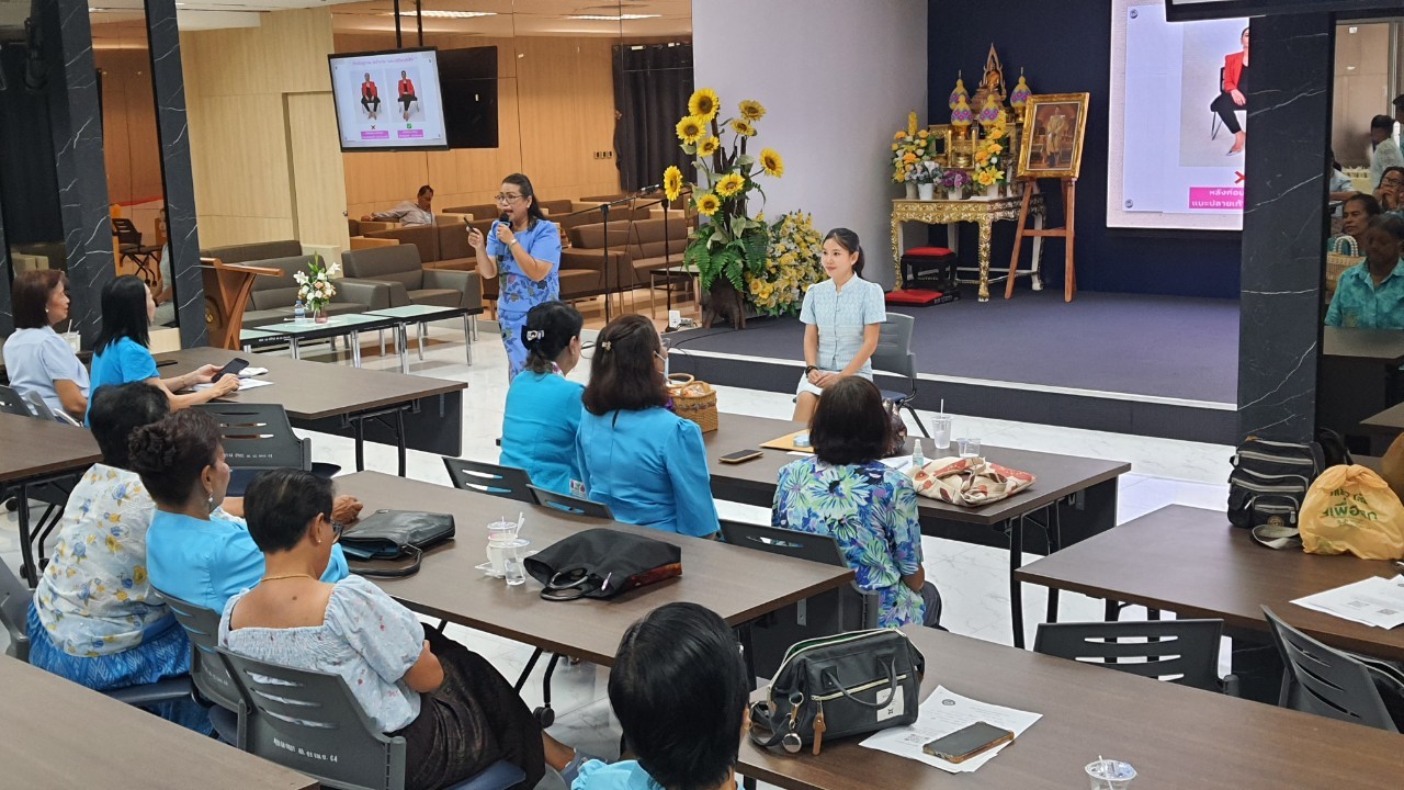 โครงการสตรีไทยใส่ใจครอบครัว