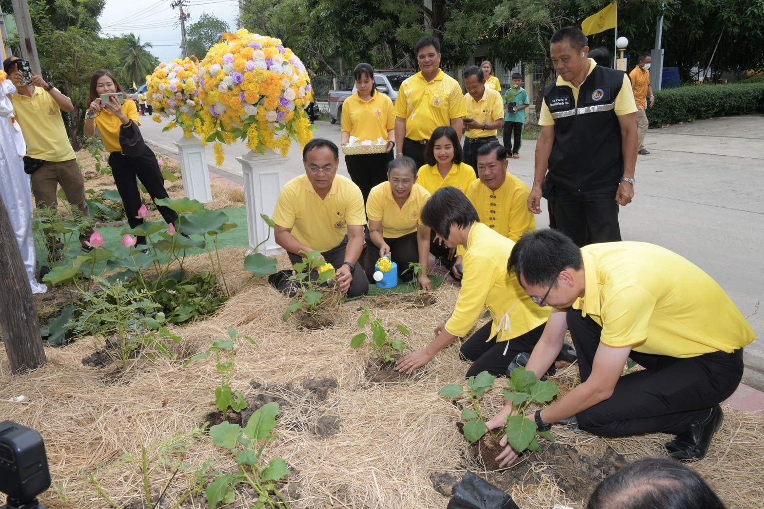 จังหวัดนนทบุรี (Kick off) โครงการ โคก หนอง นา อารยเกษตร เฉลิมพระเกียรติพระบาทสมเด็จพระเจ้าอยู่หัวเนื่องในโอกาสพระราชพิธีมหามงคลเฉลิมพระชนมพรรษา 6 รอบ 28 กรกฎาคม 2567