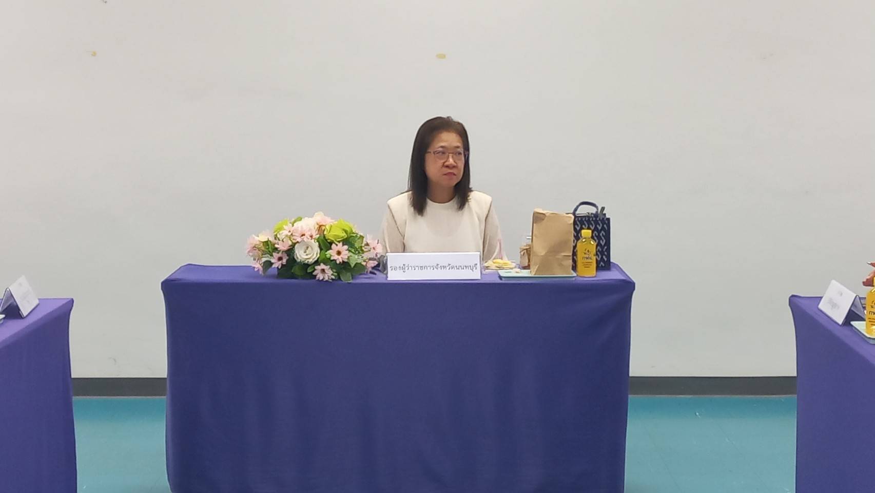 พช.นนทบุรีประชุมเตรียมความพร้อมการจัดมหกรรมความสำเร็จการขจัดความยากจนและพัฒนาคนทุกช่วงวัยอย่างยั่งยืนตามหลักปรัชญาของเศรษฐกิจพอเพียง