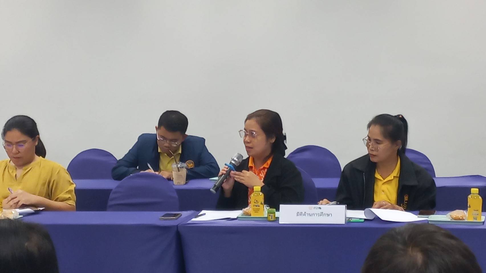 พช.นนทบุรีประชุมเตรียมความพร้อมการจัดมหกรรมความสำเร็จการขจัดความยากจนและพัฒนาคนทุกช่วงวัยอย่างยั่งยืนตามหลักปรัชญาของเศรษฐกิจพอเพียง