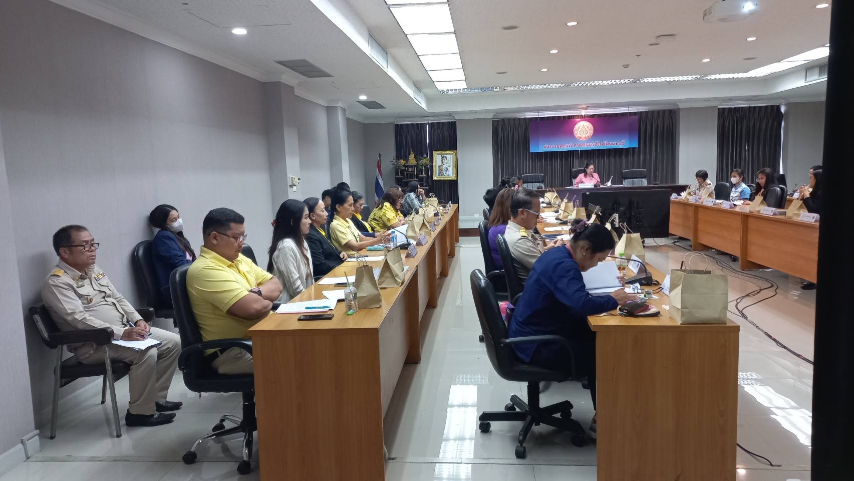 พช.นนทบุรีดำเนินการประชุมการนำเสนอผลการจัดเก็บและรับรองคุณภาพการจัดเก็บข้อมูลความจำเป็นพื้นฐาน (จปฐ.) ระดับจังหวัด ประจำปี 2567