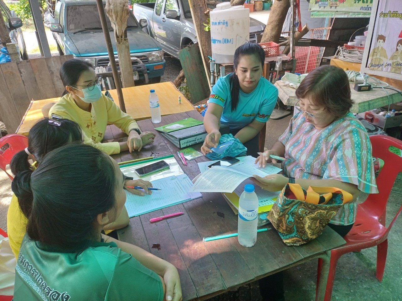 สพอ.ปากเกร็ดลงพื้นที่ตรวจเยี่ยมโครงการแก้ไขปัญหาความยากจน(กข.คจ)