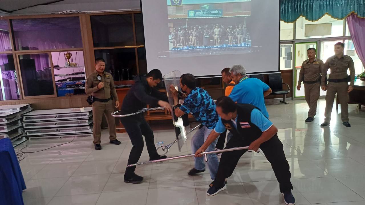 พช.ปากเกร็ดร่วมกับเครือข่ายกองทุนแม่ของแผ่นดินอำเภอปากเกร็ดดำเนินโครงการฝึกอบรมคณะกรรมการกองทุนแม่ของแผ่นดิน ในการให้ความรู้เรื่องการดูแลและระงับเหตุผู้ป่วยจิตเวช