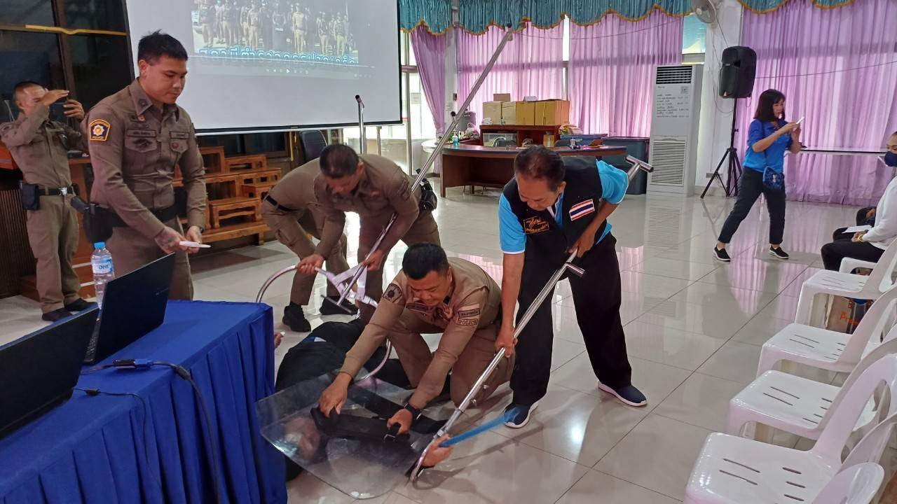 พช.ปากเกร็ดร่วมกับเครือข่ายกองทุนแม่ของแผ่นดินอำเภอปากเกร็ดดำเนินโครงการฝึกอบรมคณะกรรมการกองทุนแม่ของแผ่นดิน ในการให้ความรู้เรื่องการดูแลและระงับเหตุผู้ป่วยจิตเวช