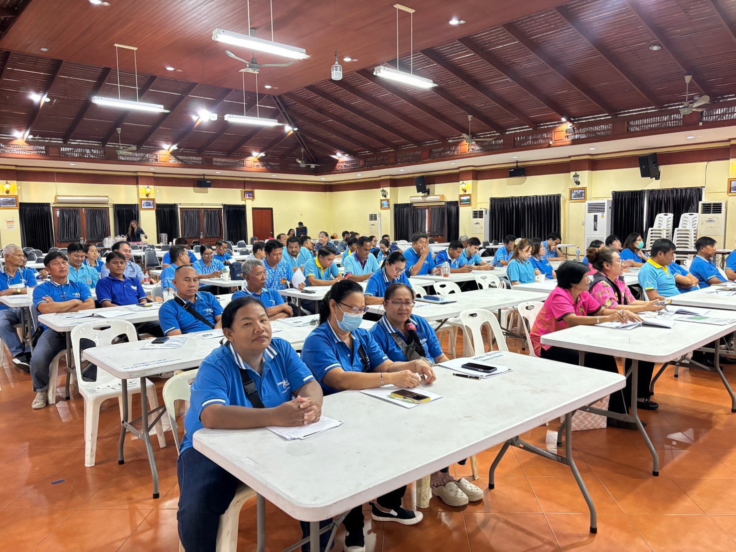 พช.บางใหญ่ร่วมกับเครือข่ายกองทุนแม่ของแผ่นดินอำเภอบางใหญ่ดำเนินโครงการฝึกอบรมคณะกรรมการกองทุนแม่ของแผ่นดินในการให้ความรู้เรื่องการดูแลและระงับเหตุผู้ป่วยจิตเวช