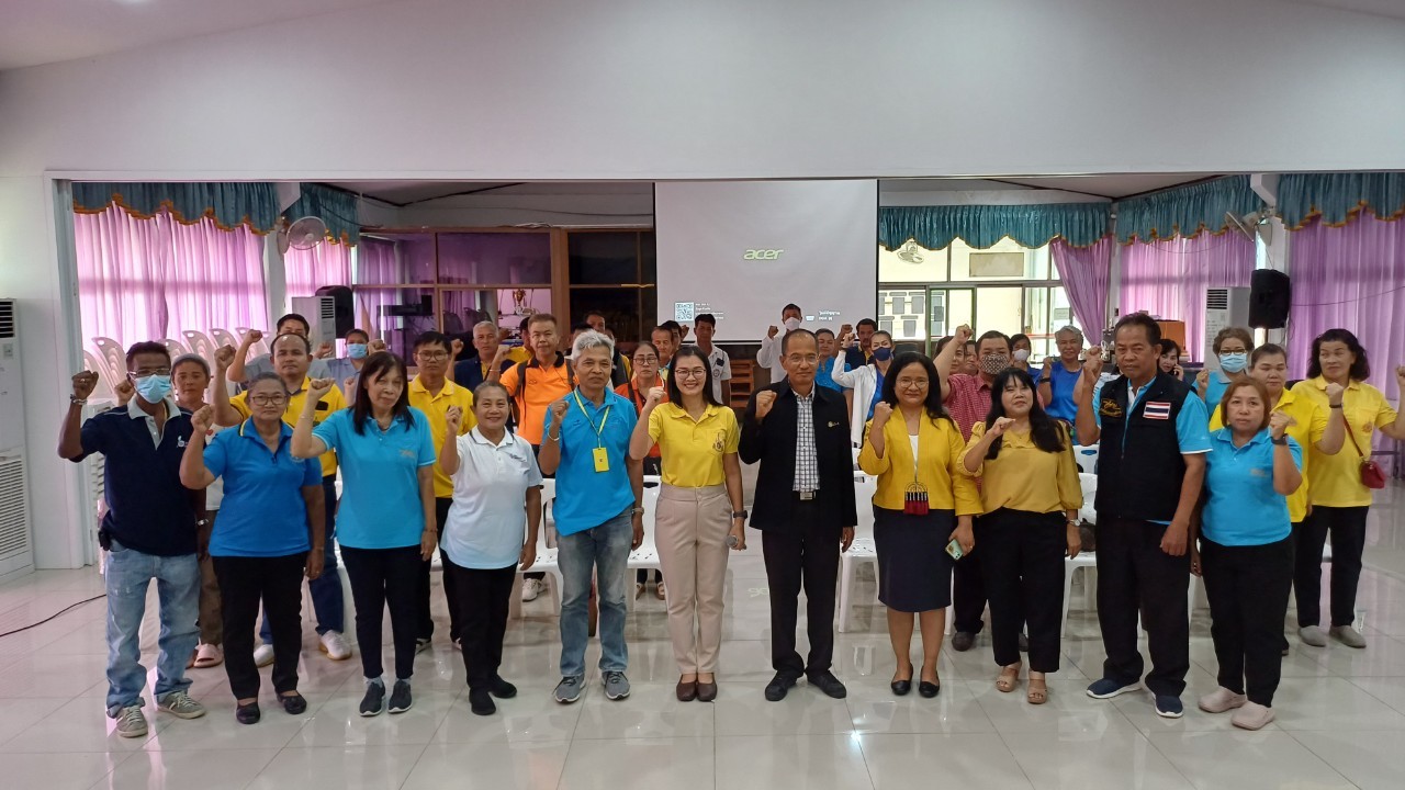 พช.ปากเกร็ดร่วมกับเครือข่ายกองทุนแม่ของแผ่นดินอำเภอปากเกร็ดดำเนินโครงการฝึกอบรมคณะกรรมการกองทุนแม่ของแผ่นดิน ในการให้ความรู้เรื่องการดูแลและระงับเหตุผู้ป่วยจิตเวช