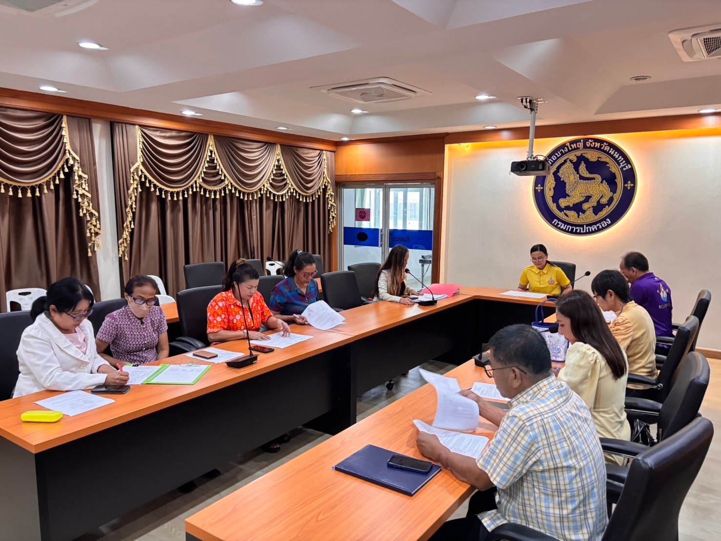 พช.บางใหญ่ จัดประชุมคณะอนุกรรมการกลั่นกรองและติดตามการดำเนินงานกองทุนพัฒนาบทบาทสตรีอำเภอบางใหญ่ ครั้งที่ 4/2567