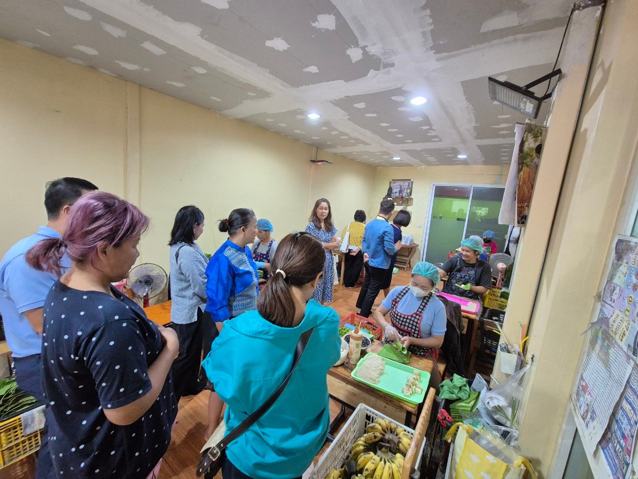 สพจ.นนทบุรี ลงพื้นที่ตรวจสอบสถานที่ผลิตผู้มายื่นลงทะเบียนเป็น ผู้ผลิต ผู้ประกอบการ OTOP/ OTOP ชวนชิม