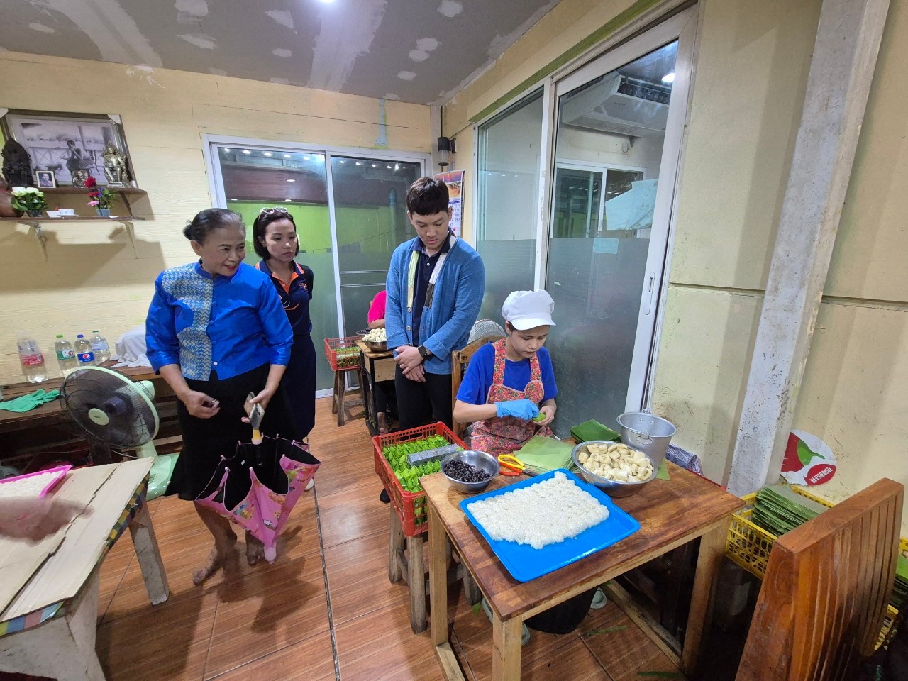 สพจ.นนทบุรี ลงพื้นที่ตรวจสอบสถานที่ผลิตผู้มายื่นลงทะเบียนเป็น ผู้ผลิต ผู้ประกอบการ OTOP/ OTOP ชวนชิม