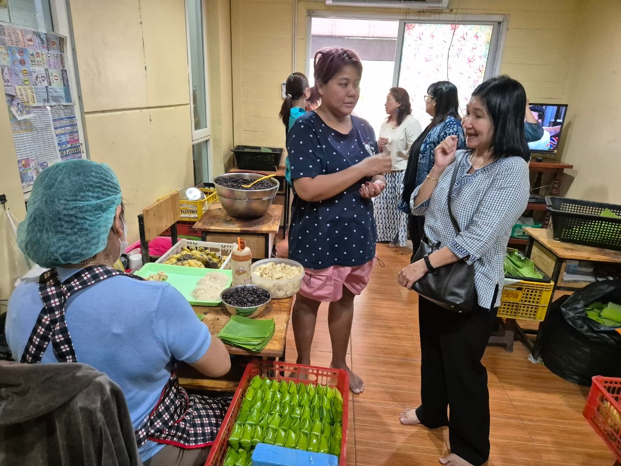 สพจ.นนทบุรี ลงพื้นที่ตรวจสอบสถานที่ผลิตผู้มายื่นลงทะเบียนเป็น ผู้ผลิต ผู้ประกอบการ OTOP/ OTOP ชวนชิม