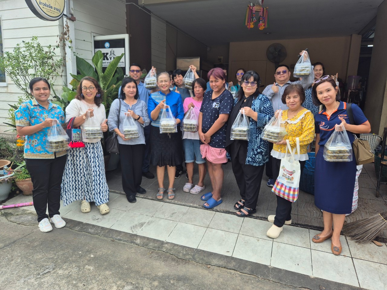 สพจ.นนทบุรี ลงพื้นที่ตรวจสอบสถานที่ผลิตผู้มายื่นลงทะเบียนเป็น ผู้ผลิต ผู้ประกอบการ OTOP/ OTOP ชวนชิม