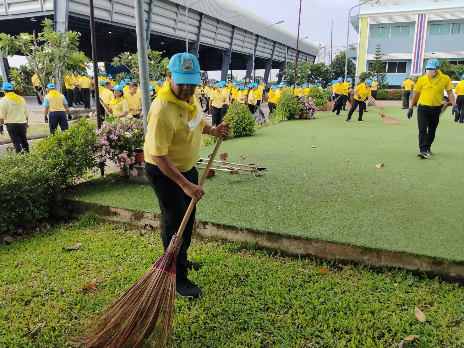 สพอ.ปากเกร็ด จ.นนทบุรี ร่วมกิจกรรมจิตอาสาพัฒนา เนื่องในวันนวมินทรมหาราช 13 ตุลาคม 2567