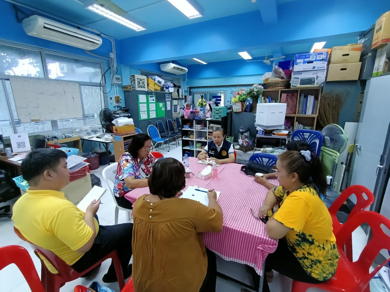 พช.จังหวัดนนทบุรี ติดตามการดำเนินงานกลุ่มออมทรัพย์เพื่อการผลิตในพื้นที่อำเภอบางกรวย