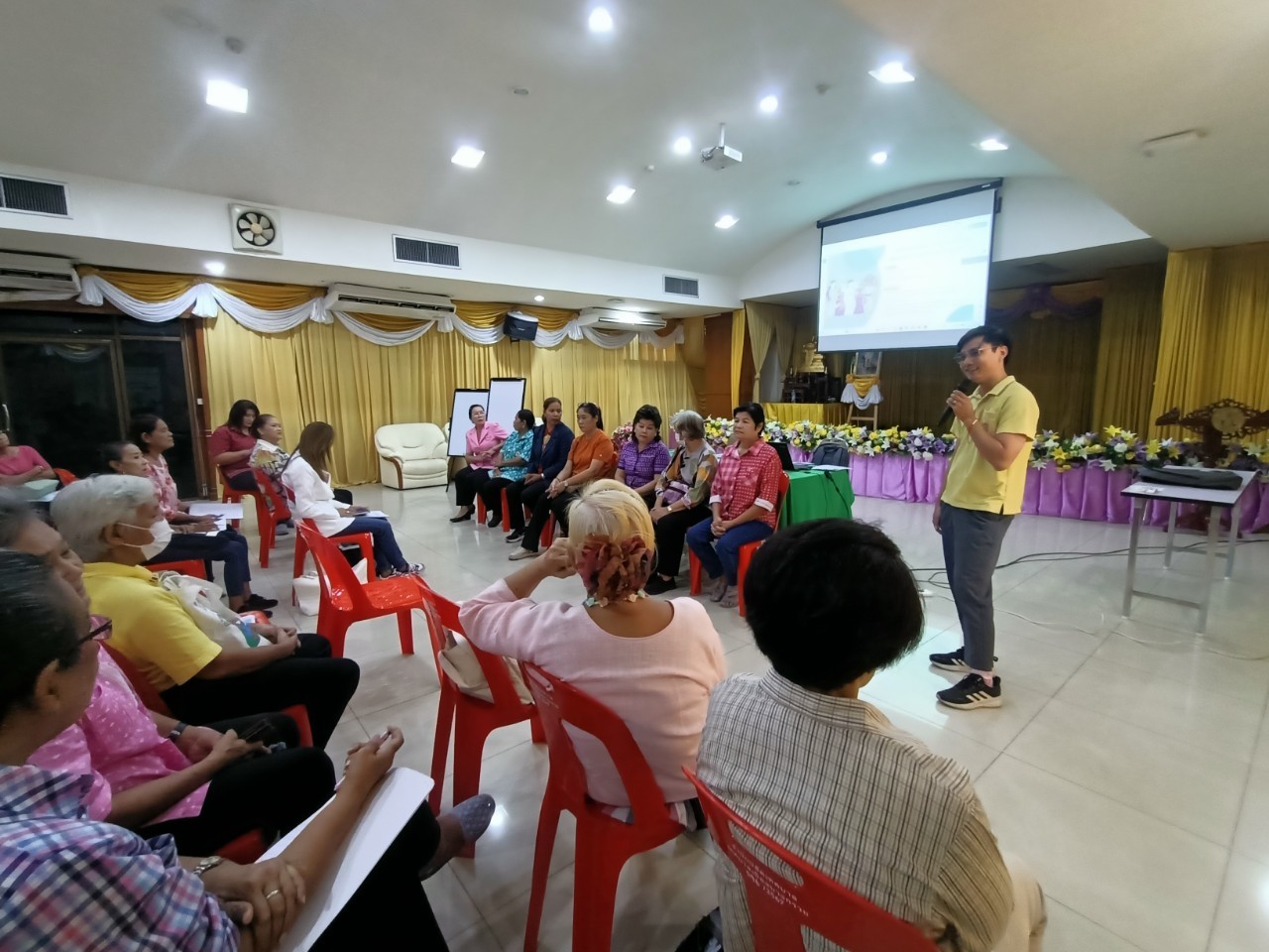 สพอ.บางกรวย จัดประชุมคณะขับเคลื่อนกองทุนพัฒนาบทบาทสตรีเทศบาลเมืองบางกรวย
