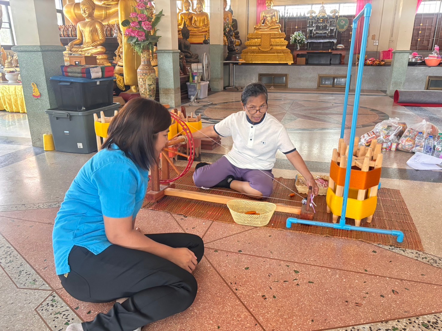 พช.บางกรวย เยี่ยมเยียนศูนย์ทอผ้าจังหวัดนนทบุรี