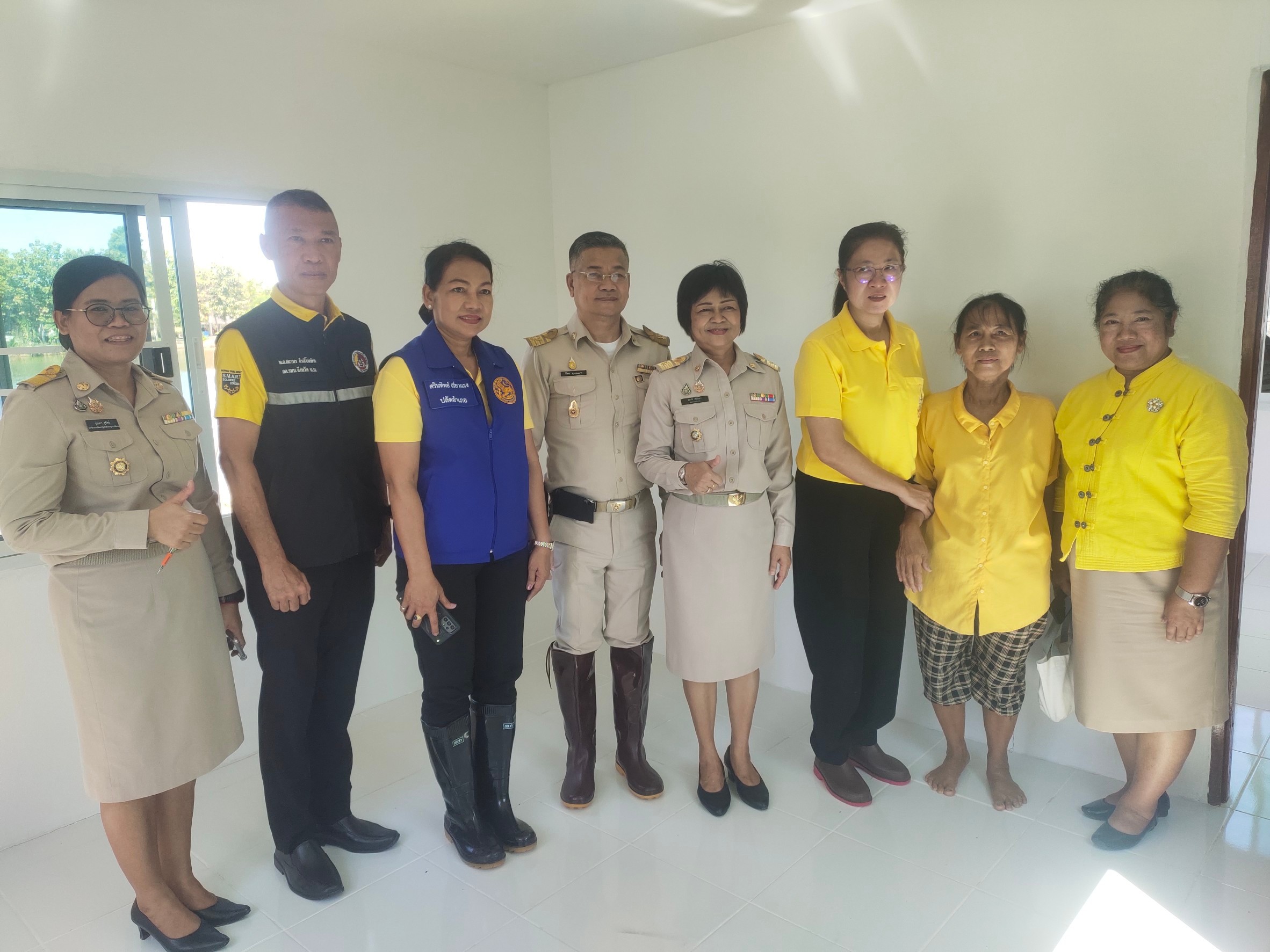 จังหวัดนนทบุรี “ส่งมอบบ้านห่วงใยจากใจ GLO” จากครัวเรือนเป้าหมาย TPMAP ปี 2566 โดยได้รับสนับสนุนงบประมาณจากสำนักงานสลากกินแบ่งรัฐบาล จำนวน 200,000 บาท