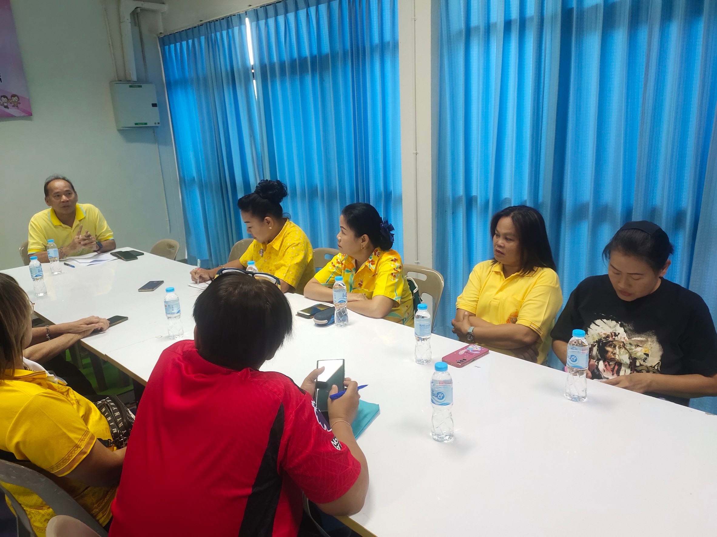 พช.บางใหญ่ ประชุมคัดเลือกคณะทำงานขับเคลื่อนกองทุนพัฒนาบทบาทสตรี เทศบาลตำบลเสาธงหิน