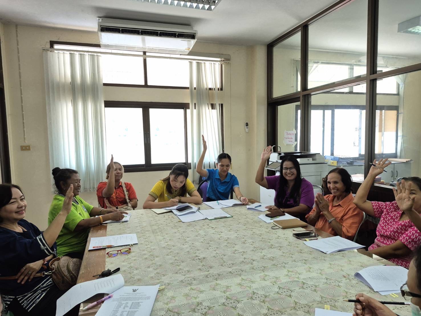 สพอ.ไทรน้อย จัดประชุมเพื่อคัดเลือกหัวหน้าคณะทำงานขับเคลื่อนกองทุนพัฒนาบทบาทสตรีตำบล/เทศบาลเพื่อเป็นตัวแทนอำเภอไทรน้อยในการแต่งตั้งเป็นคณะทำงานขับเคลื่อนกองทุนพัฒนาบทบาทสตรีจังหวัดนนทบุรี