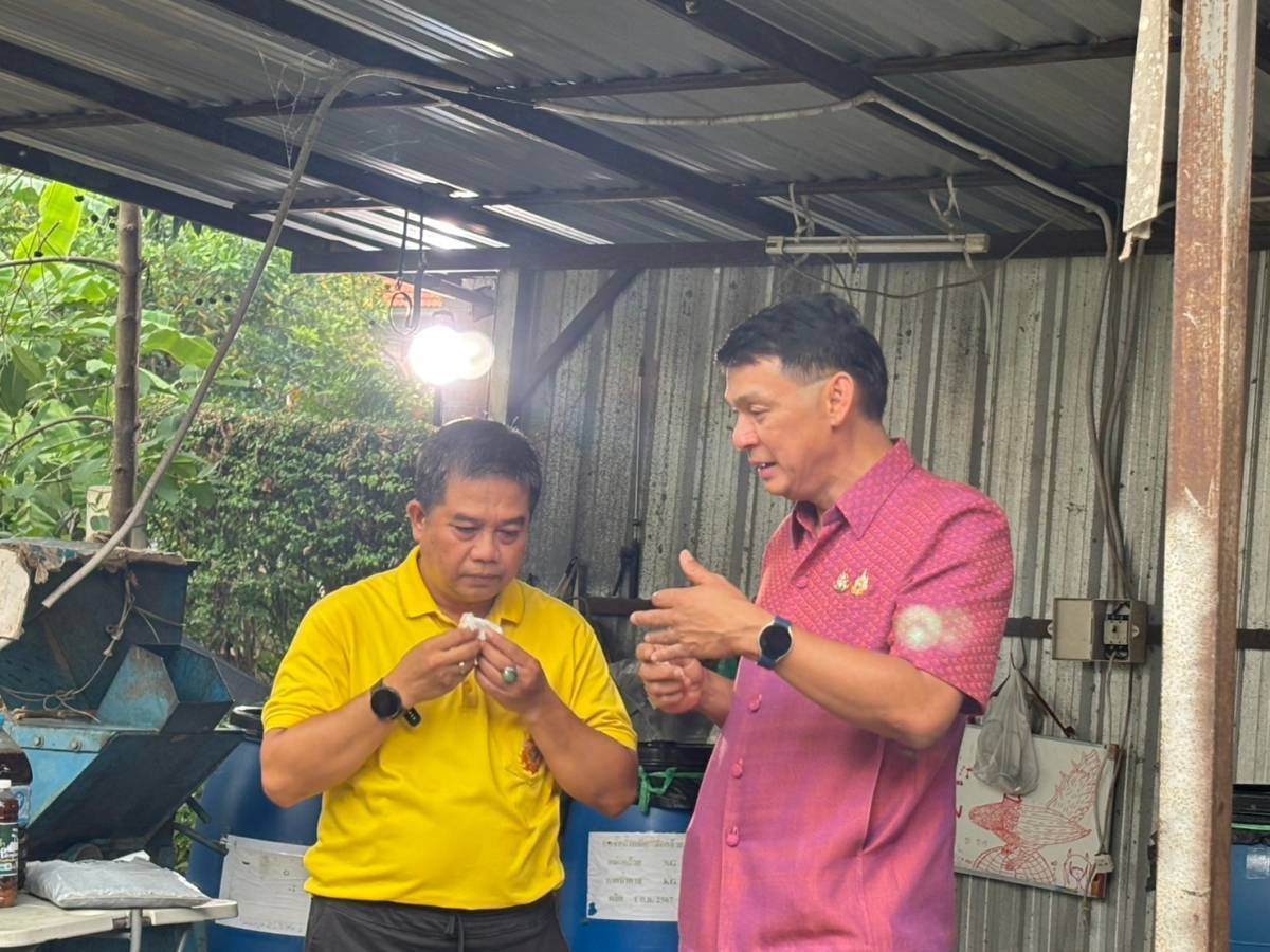 พช.บางกรวย ร่วมถ่ายทำรายการ MMM Magazine on Air ซึ่งออกอากาศทางสถานีโทรทัศน์สีกองทัพบกช่อง 5 เพื่อประชาสัมพันธ์การดำเนินงานโครงการ“ตำบลเข้มแข็ง ตามหลักปรัชญาของเศรษฐกิจพอเพียง” พื้นที่หมู่บ้านบุรีรมย์ หมู่ 5 ตำบลปลายบาง อำเภอบางกรวย จังหวัดนนทบุรี