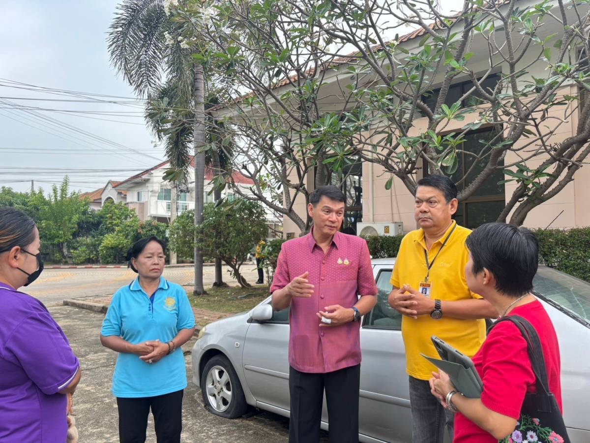 พช.บางกรวย ร่วมถ่ายทำรายการ MMM Magazine on Air ซึ่งออกอากาศทางสถานีโทรทัศน์สีกองทัพบกช่อง 5 เพื่อประชาสัมพันธ์การดำเนินงานโครงการ“ตำบลเข้มแข็ง ตามหลักปรัชญาของเศรษฐกิจพอเพียง” พื้นที่หมู่บ้านบุรีรมย์ หมู่ 5 ตำบลปลายบาง อำเภอบางกรวย จังหวัดนนทบุรี