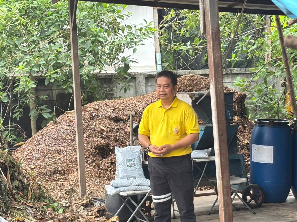 พช.บางกรวย ร่วมถ่ายทำรายการ MMM Magazine on Air ซึ่งออกอากาศทางสถานีโทรทัศน์สีกองทัพบกช่อง 5 เพื่อประชาสัมพันธ์การดำเนินงานโครงการ“ตำบลเข้มแข็ง ตามหลักปรัชญาของเศรษฐกิจพอเพียง” พื้นที่หมู่บ้านบุรีรมย์ หมู่ 5 ตำบลปลายบาง อำเภอบางกรวย จังหวัดนนทบุรี