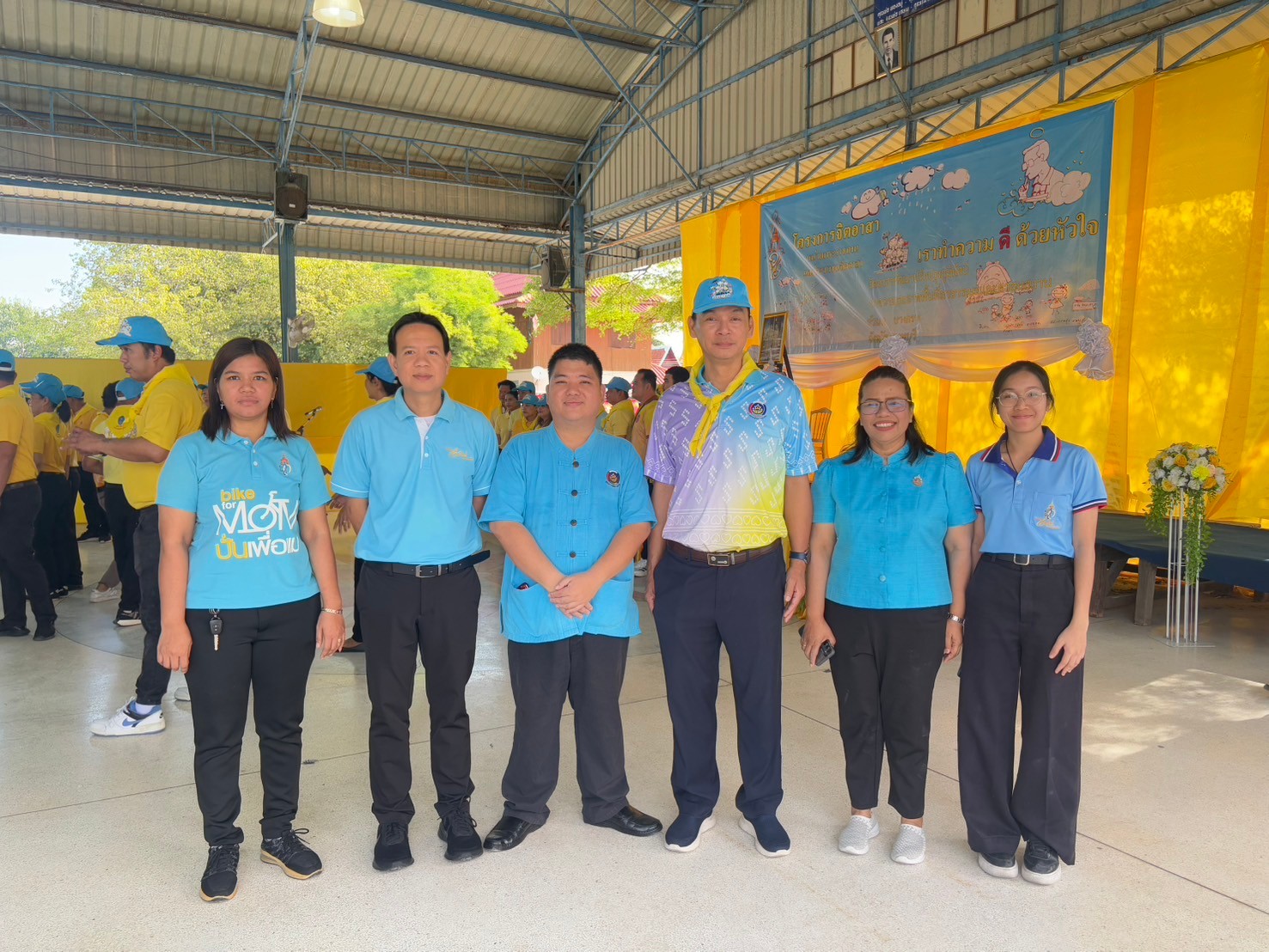 พช.บางกรวย พร้อมกับภาคีเครือข่ายกองทุนแม่ของแผ่นดินอำเภอบางกรวย จัดงาน ”2 ทศวรรษ กองทุนแม่ของแผ่นดิน ครอบครัวอบอุ่น ชุมชนเข้มแข็ง” ร่วมกับกิจกรรมจิตอาสาเราทำความดี ด้วยหัวใจ อำเภอบางกรวย