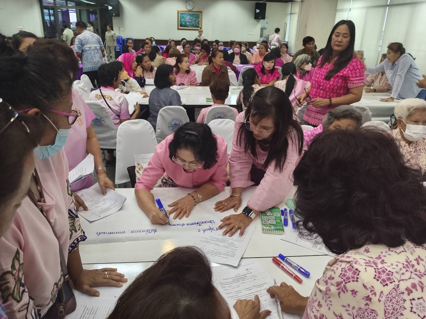 พช.ปากเกร็ดนำทีมให้ความรู้อาสาคณะทำงานกองทุนพัฒนาบทบาทสตรี