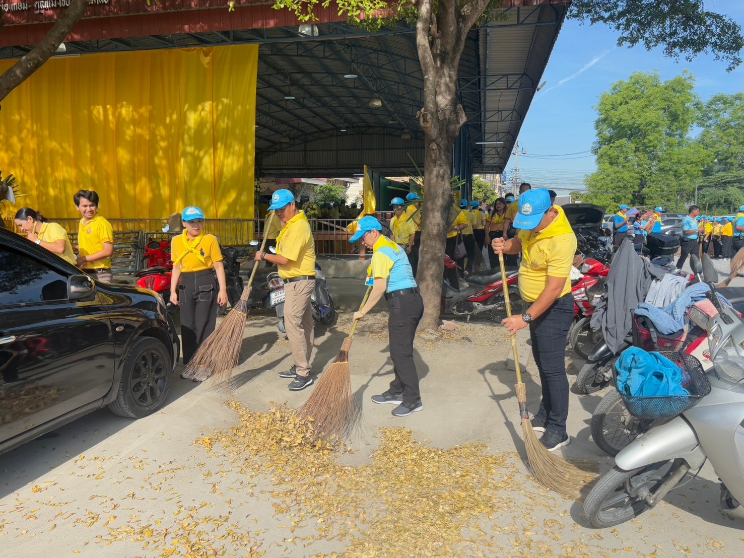 พช.บางกรวย พร้อมกับภาคีเครือข่ายกองทุนแม่ของแผ่นดินอำเภอบางกรวย จัดงาน ”2 ทศวรรษ กองทุนแม่ของแผ่นดิน ครอบครัวอบอุ่น ชุมชนเข้มแข็ง” ร่วมกับกิจกรรมจิตอาสาเราทำความดี ด้วยหัวใจ อำเภอบางกรวย