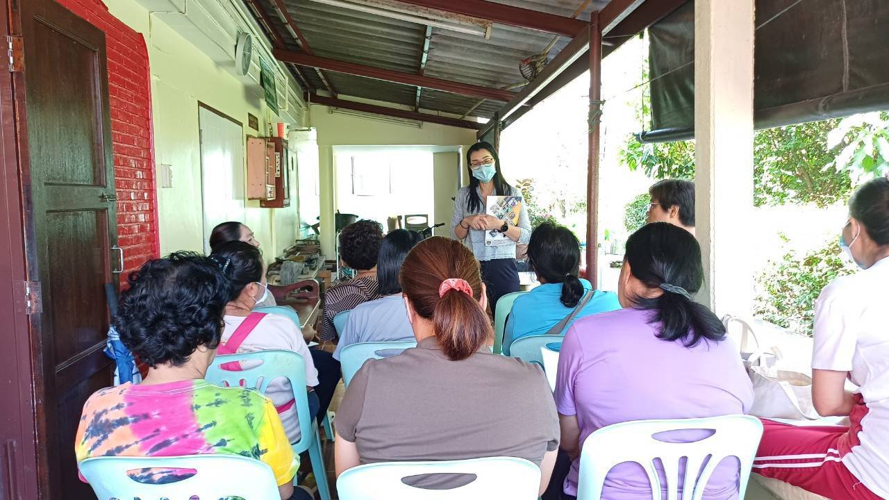 พช.ปากเกร็ด ส่งเสริมการจัดตั้งกลุ่มออมทรัพย์เพื่อการผลิตบ้านเตย ตำบลบางตะไนย์