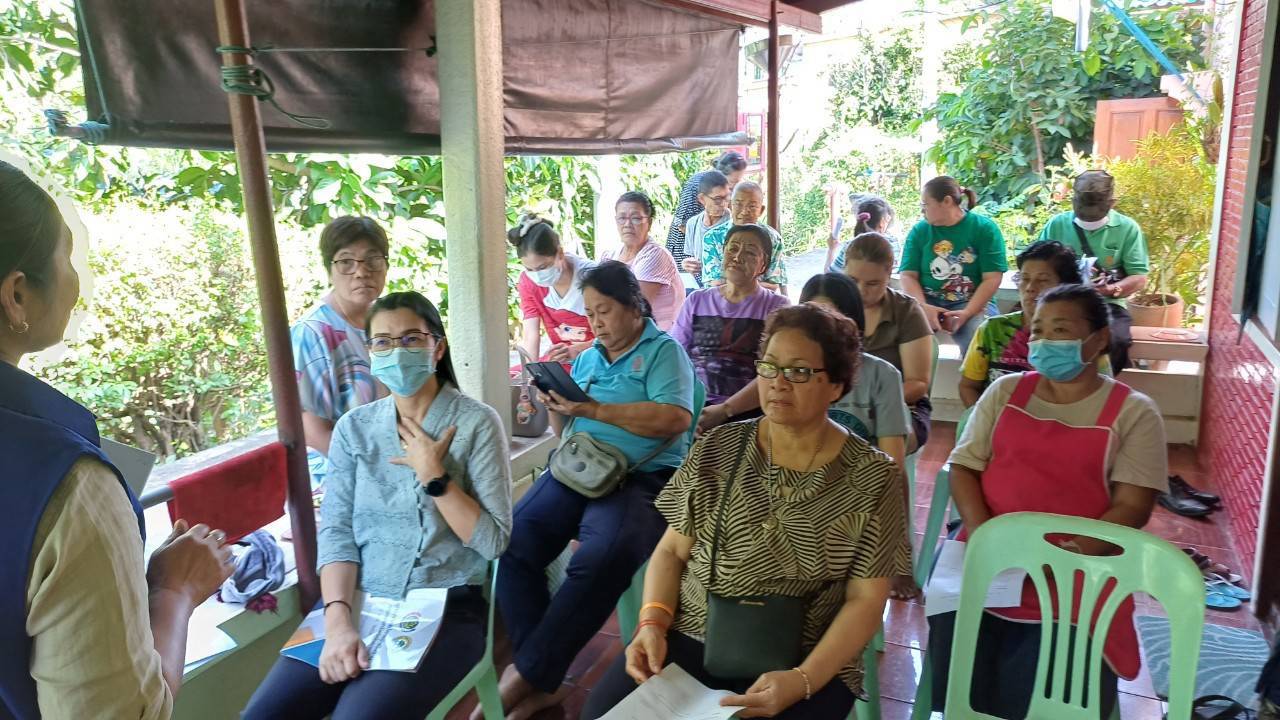 พช.ปากเกร็ด ส่งเสริมการจัดตั้งกลุ่มออมทรัพย์เพื่อการผลิตบ้านเตย ตำบลบางตะไนย์