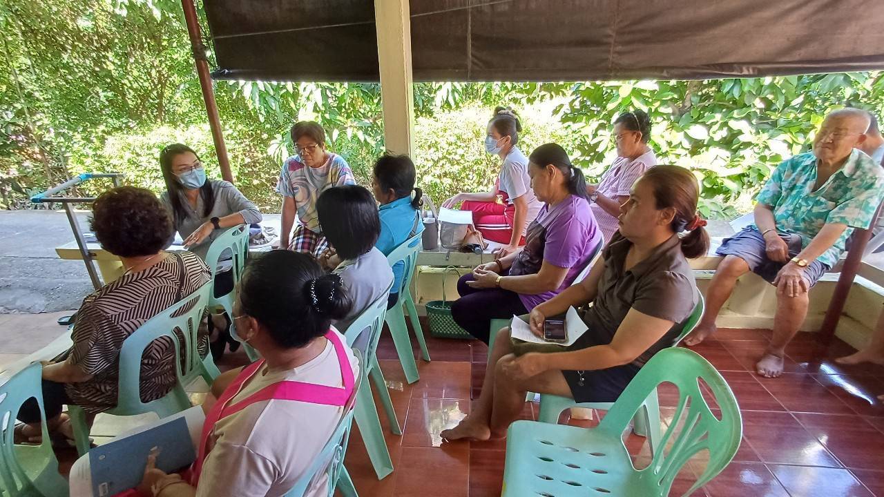 พช.ปากเกร็ด ส่งเสริมการจัดตั้งกลุ่มออมทรัพย์เพื่อการผลิตบ้านเตย ตำบลบางตะไนย์