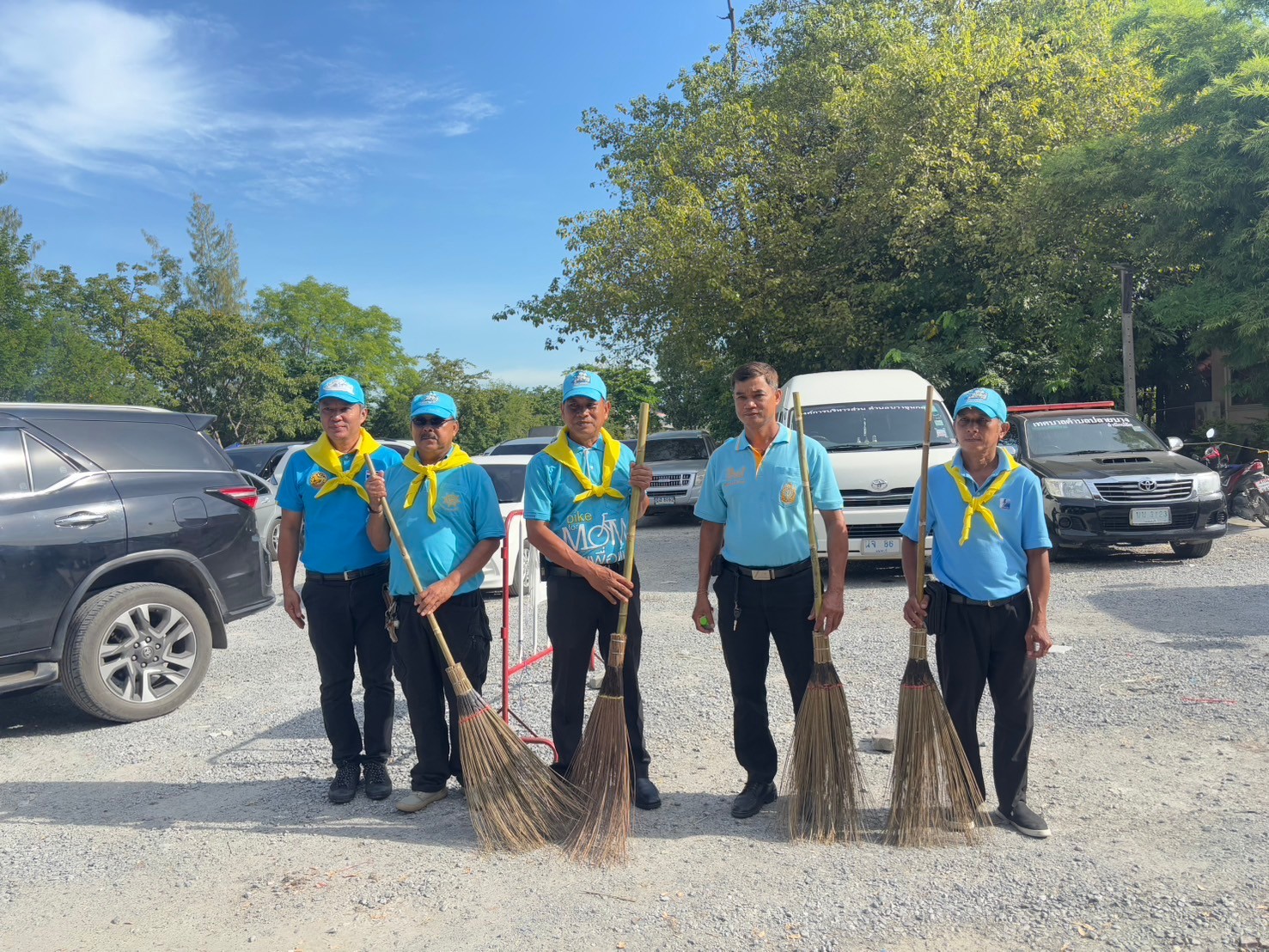 พช.บางกรวย พร้อมกับภาคีเครือข่ายกองทุนแม่ของแผ่นดินอำเภอบางกรวย จัดงาน ”2 ทศวรรษ กองทุนแม่ของแผ่นดิน ครอบครัวอบอุ่น ชุมชนเข้มแข็ง” ร่วมกับกิจกรรมจิตอาสาเราทำความดี ด้วยหัวใจ อำเภอบางกรวย