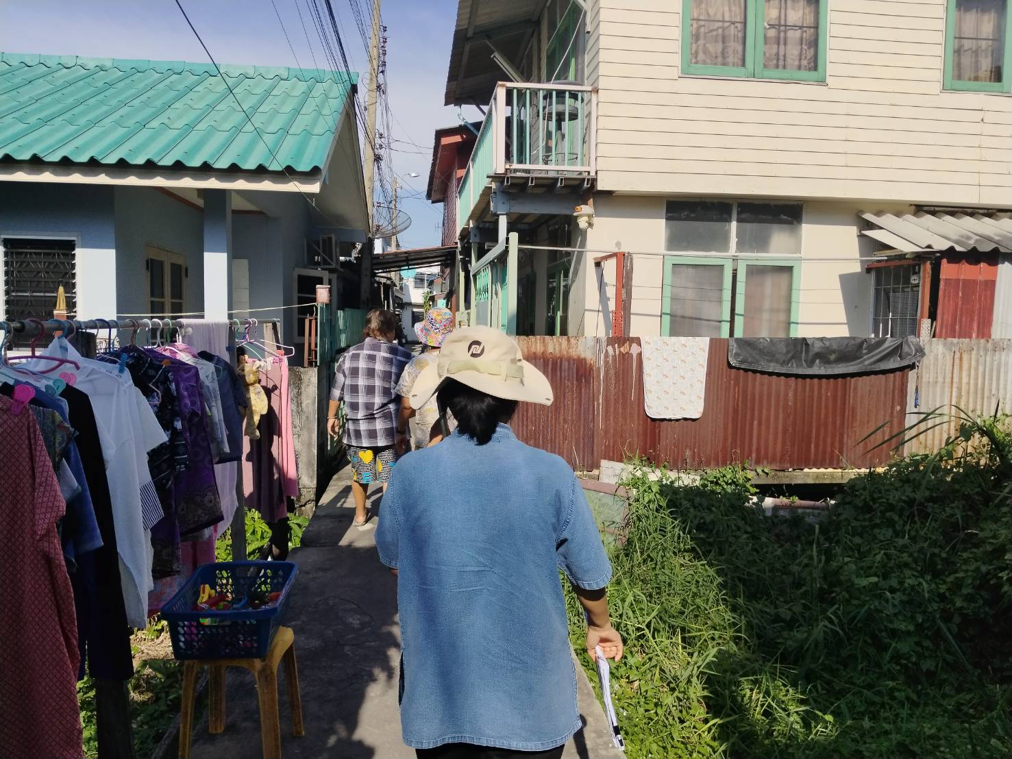 พช.ปากเกร็ด ลงพื้นที่ตรวจเยี่ยมสมาชิกกองทุนพัฒนาบทบาทสตรี