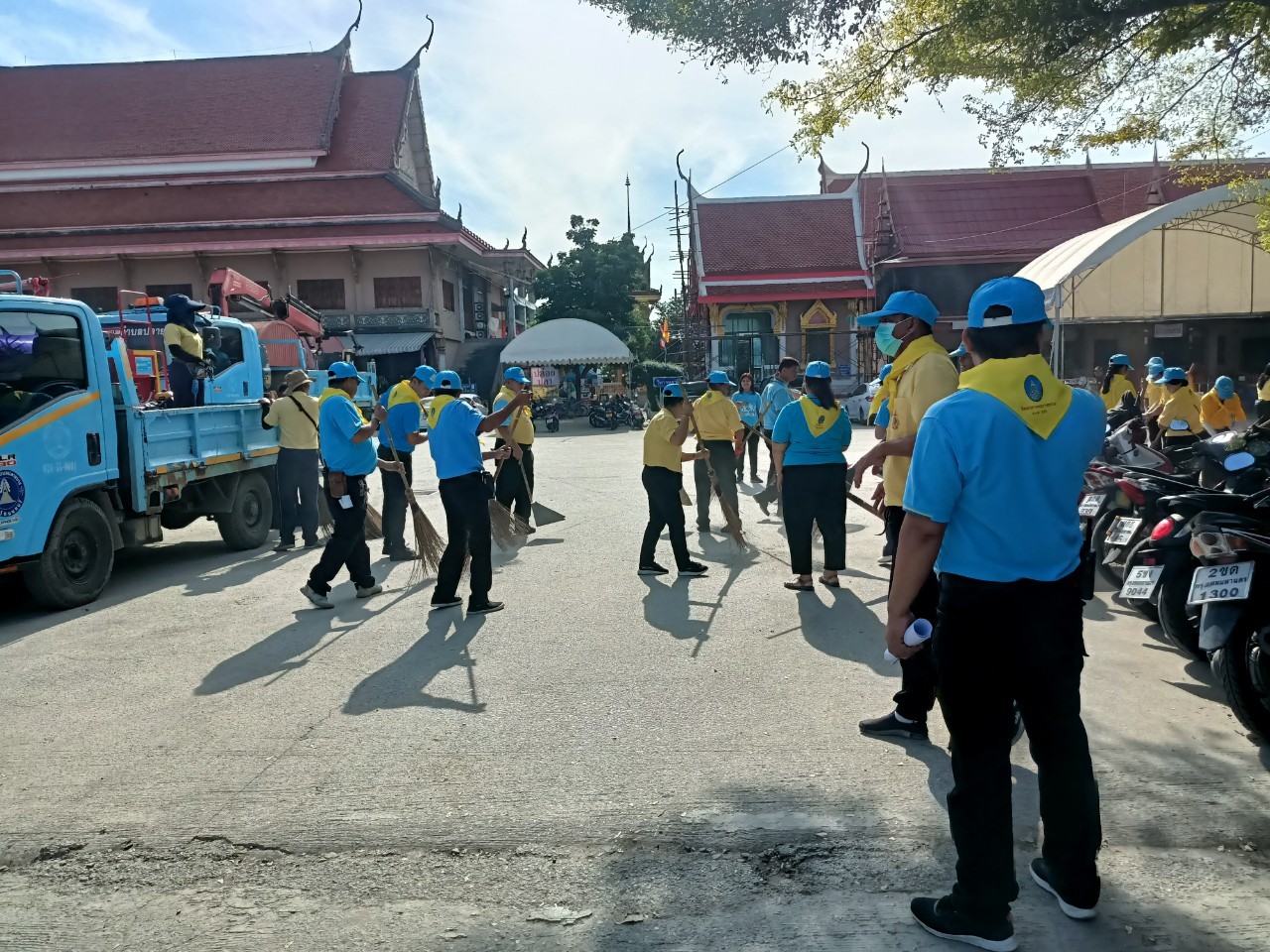 พช.บางกรวย พร้อมกับภาคีเครือข่ายกองทุนแม่ของแผ่นดินอำเภอบางกรวย จัดงาน ”2 ทศวรรษ กองทุนแม่ของแผ่นดิน ครอบครัวอบอุ่น ชุมชนเข้มแข็ง” ร่วมกับกิจกรรมจิตอาสาเราทำความดี ด้วยหัวใจ อำเภอบางกรวย