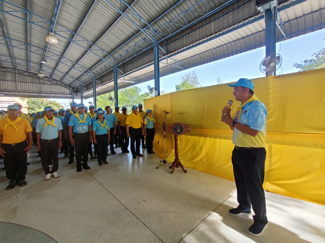 พช.บางกรวย พร้อมกับภาคีเครือข่ายกองทุนแม่ของแผ่นดินอำเภอบางกรวย จัดงาน ”2 ทศวรรษ กองทุนแม่ของแผ่นดิน ครอบครัวอบอุ่น ชุมชนเข้มแข็ง” ร่วมกับกิจกรรมจิตอาสาเราทำความดี ด้วยหัวใจ อำเภอบางกรวย