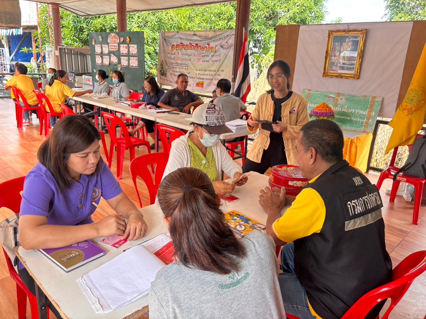 สพจ.นนทบุรีร่วมกับสพอ.บางกรวยดำเนินการตรวจสอบการดำเนินงานกลุ่มออมทรัพย์เพื่อการผลิต